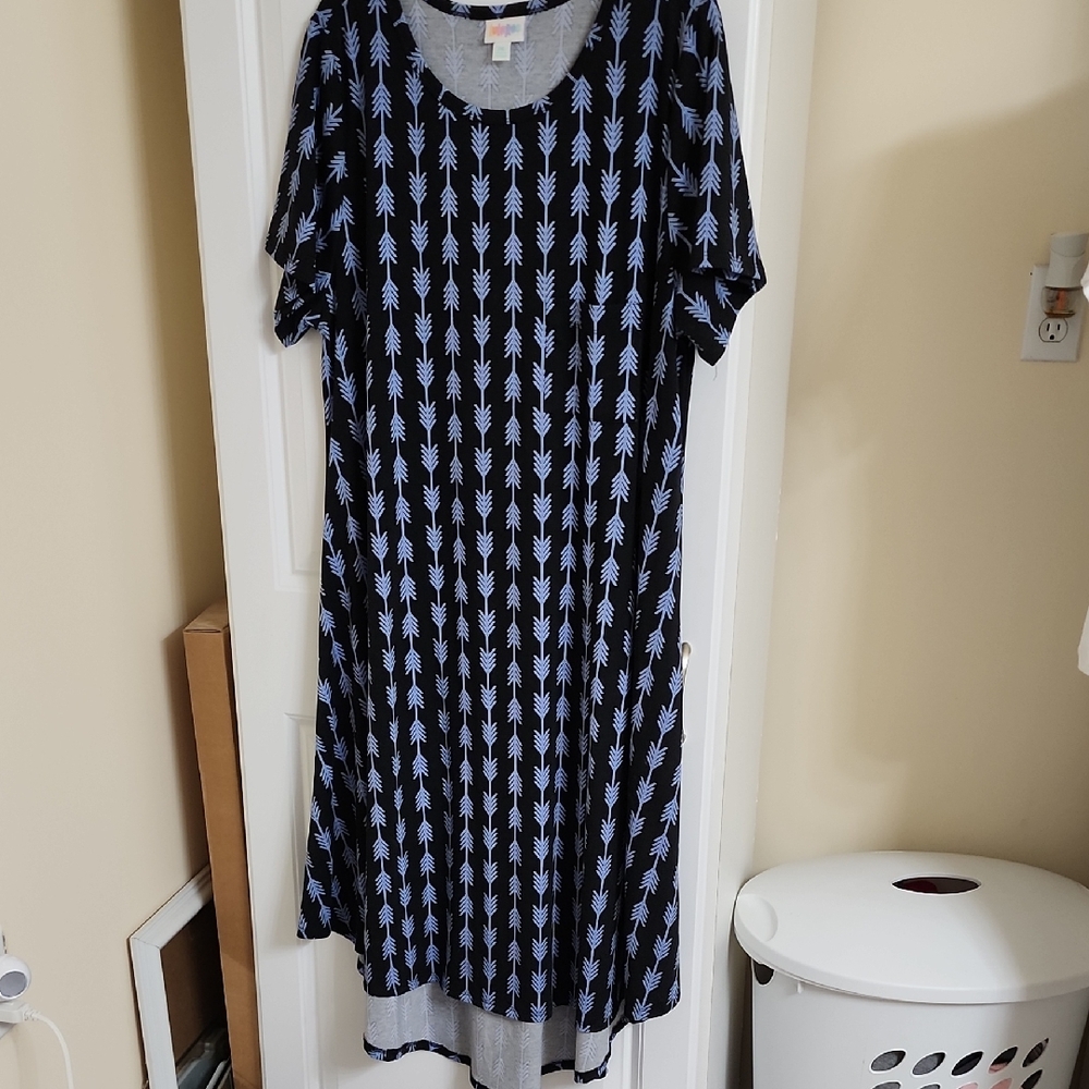#324-Lularoe Carly, EUC